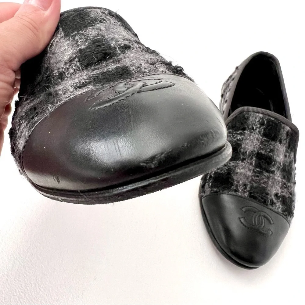 CHANEL | Tweed Cap Toe Loafers Flats CC Interlocking Logo Black Grey‎ Plaid 36.5
